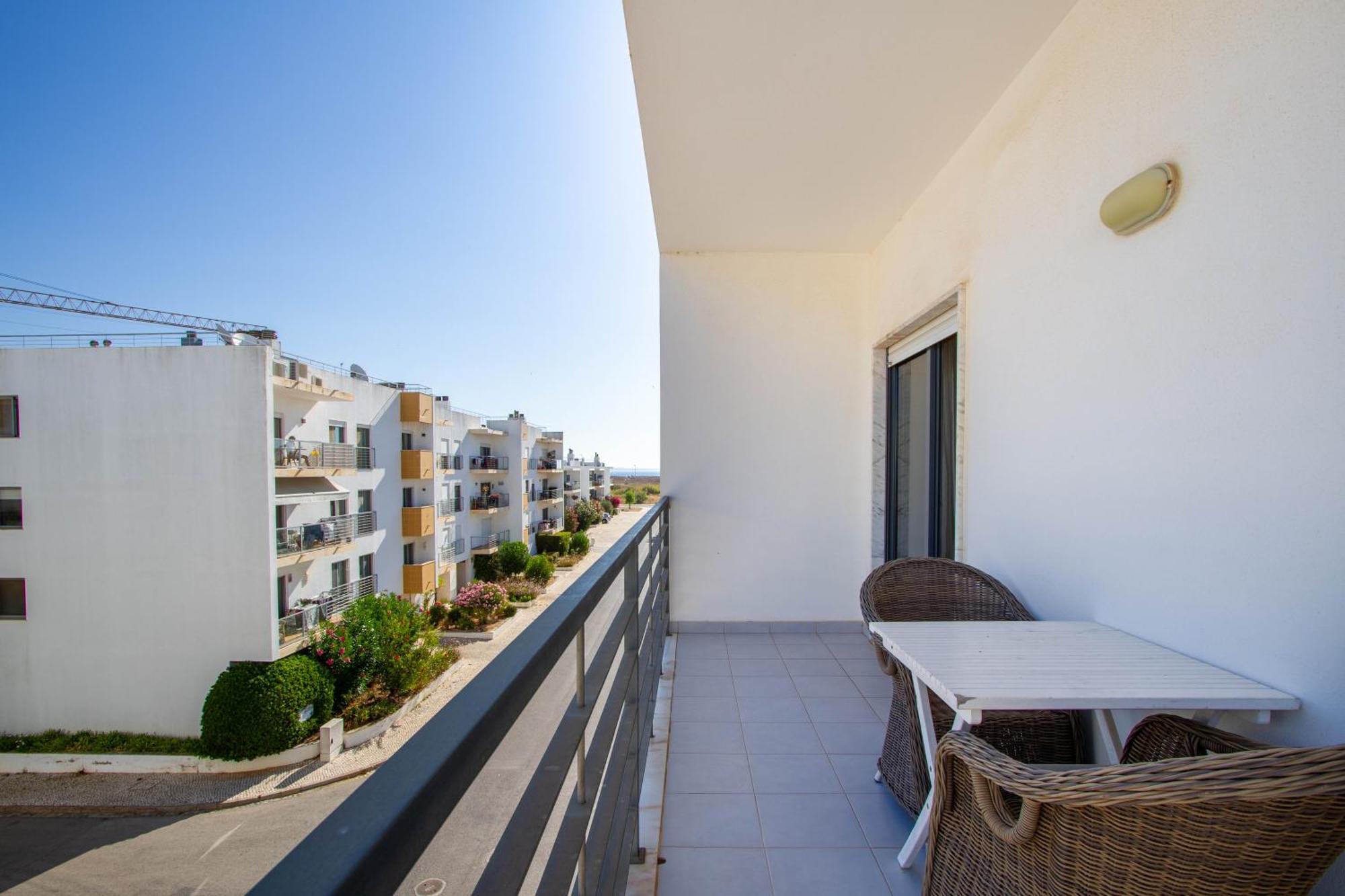 Casa Happiness, Swimming Pool, Fast Wifi, Parking Apartment Lagos Luaran gambar